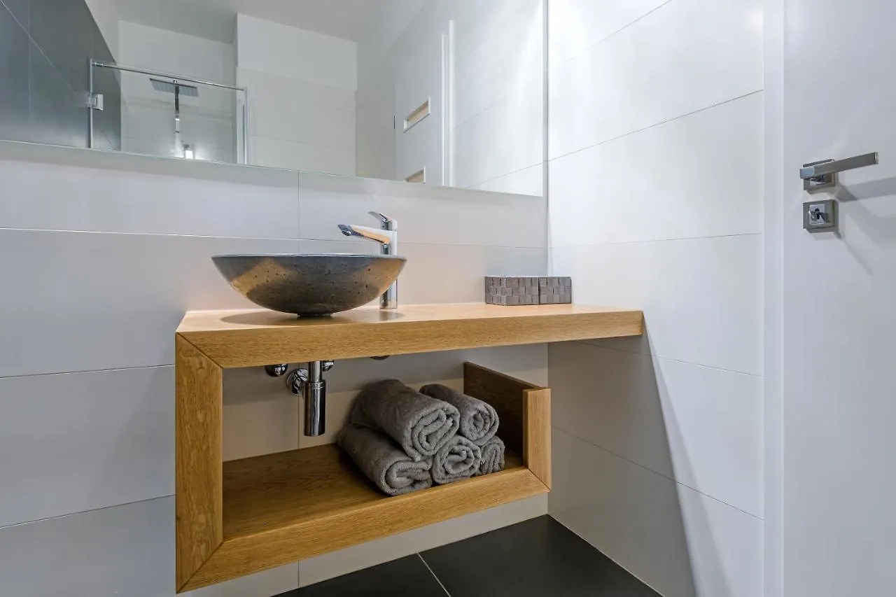 Amber / Navy Design Apartments With A/C Будапешт